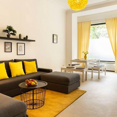 Modern 2 Bedroom Apartment In Berlin Schoeneberg Экстерьер фото