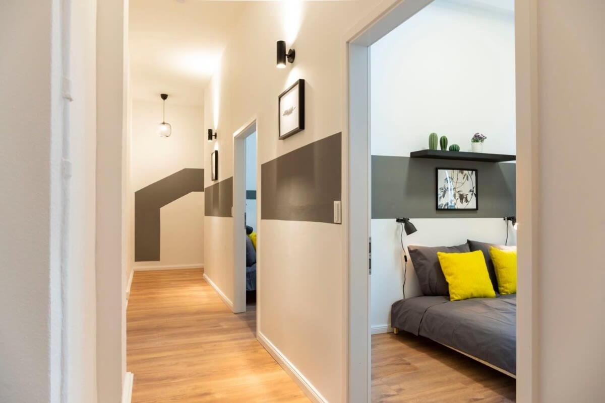 Modern 2 Bedroom Apartment In Berlin Schoeneberg Экстерьер фото