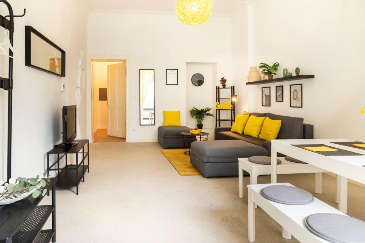 Modern 2 Bedroom Apartment In Berlin Schoeneberg Экстерьер фото