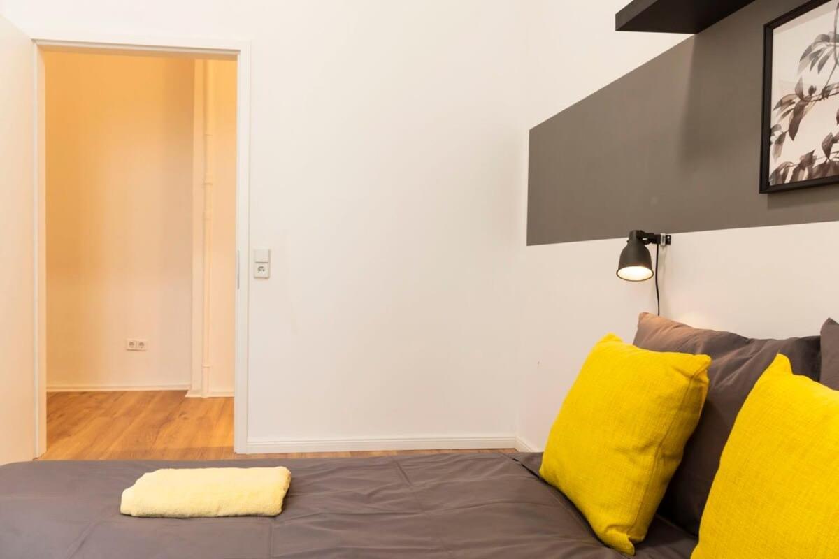 Modern 2 Bedroom Apartment In Berlin Schoeneberg Экстерьер фото